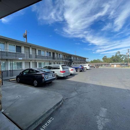 Motel 6 Hermiston Or Umatilla Экстерьер фото